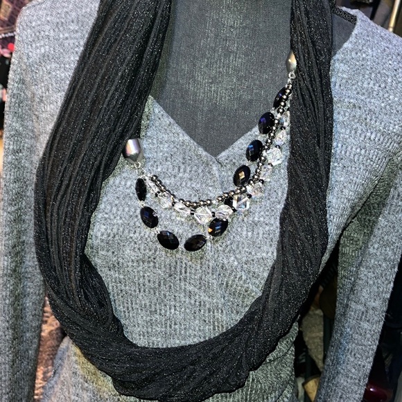 #365 (NWT)Ladies black Scarf with shimmer, had attached silver toned jewelry - Picture 3 of 13